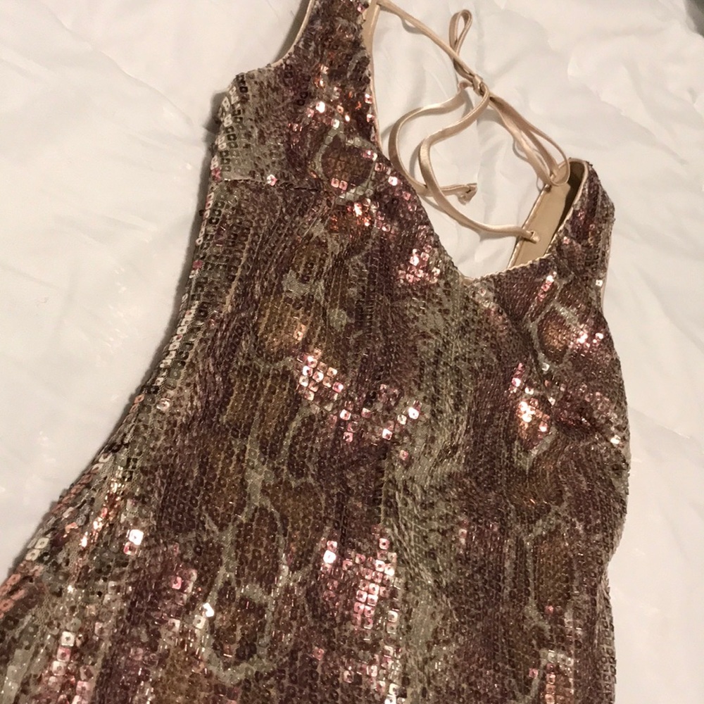 WINDSOR DRESS - Picture 4 of 10